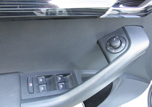 Skoda Octavia cena 54800 przebieg: 182698, rok produkcji 2018 z Bytom małe 596